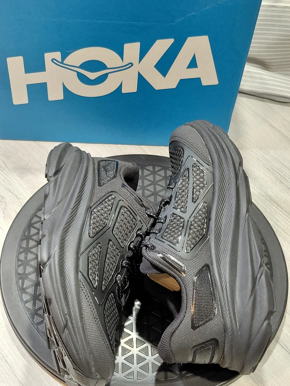 NEW HOKA Womens Clifton One 9 Carbon Triple Black Running Shoes SIZE WOMENS 6.5